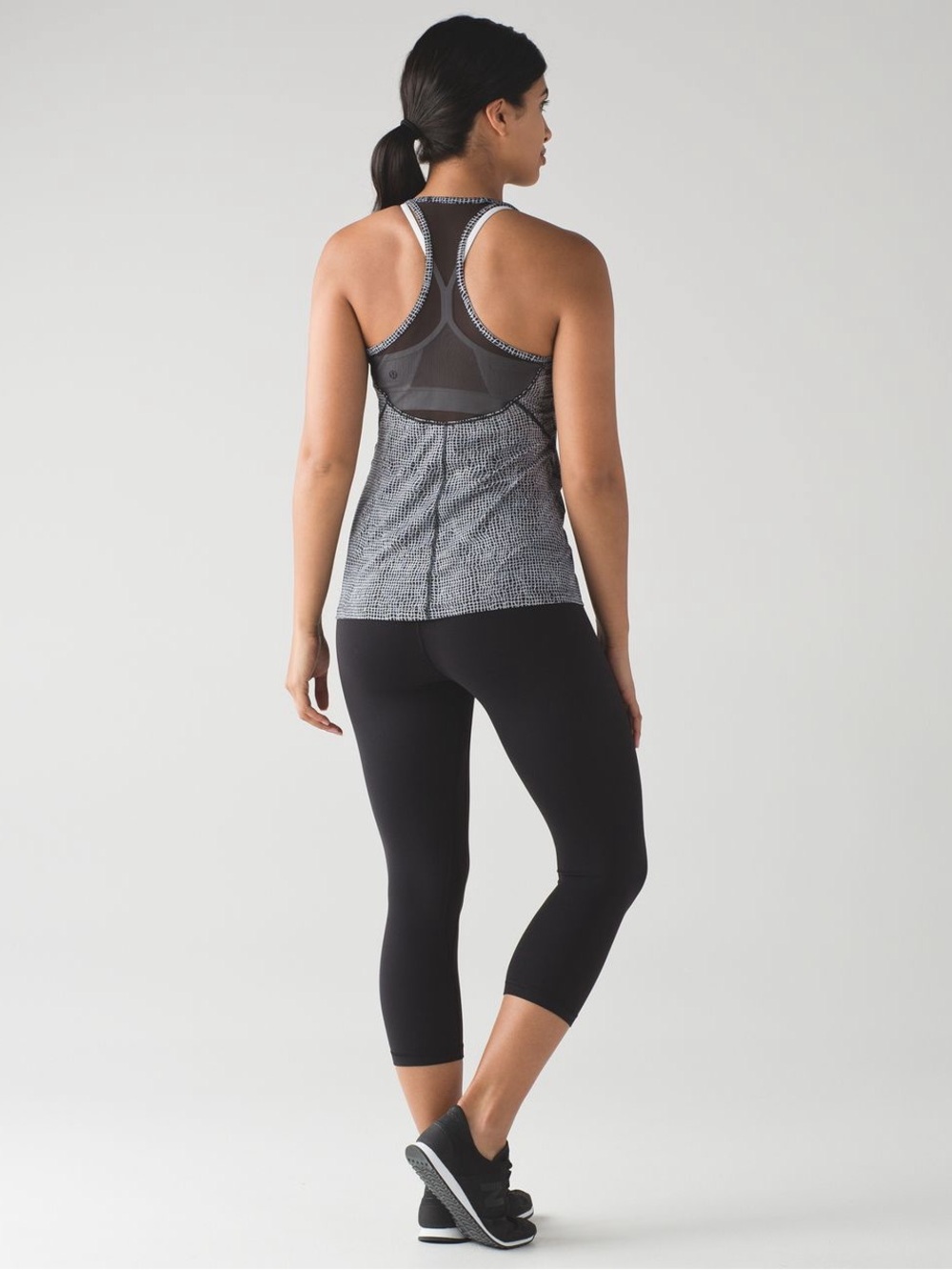 Lululemon Wild And Free Tank
Fall Net White Black / Black